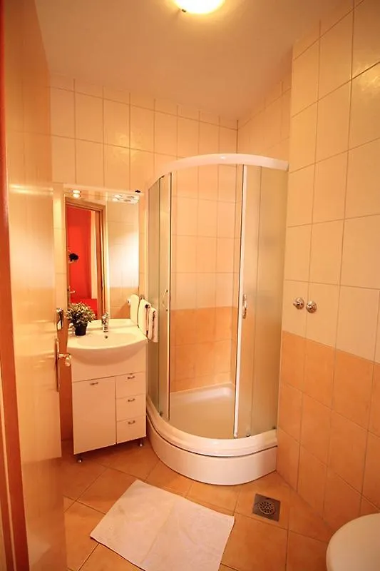 Apartments Stina Seget Vranjica