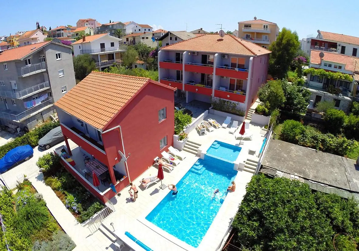 Apartments Stina Seget Vranjica